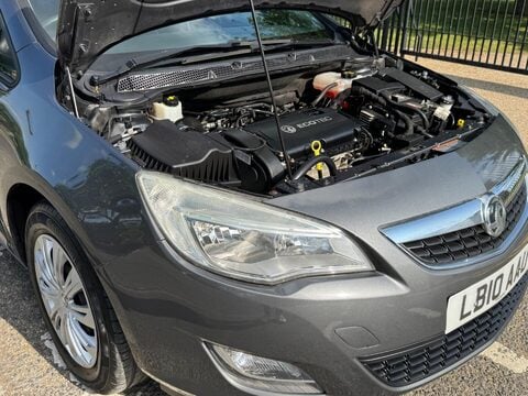 Vauxhall Astra EXCLUSIV 25