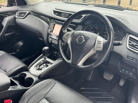 Nissan Qashqai TEKNA DIG-T XTRONIC 23