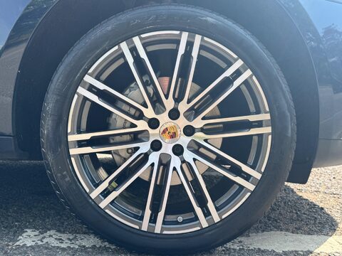 Porsche Macan S PDK 9