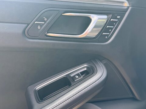 Porsche Macan S PDK 16