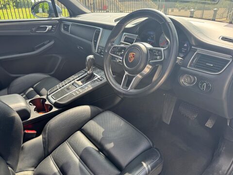 Porsche Macan S PDK 31