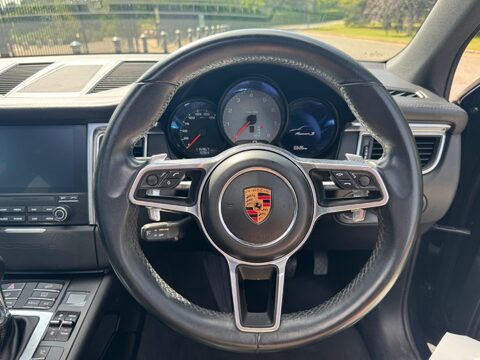 Porsche Macan S PDK 34