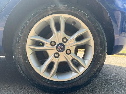 Ford Fiesta ZETEC 11