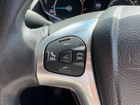 Ford Fiesta ZETEC 24