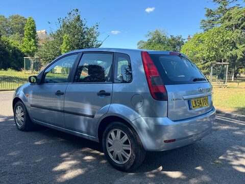 Ford Fiesta GHIA 16V 5