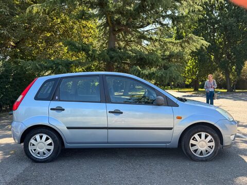 Ford Fiesta GHIA 16V 8