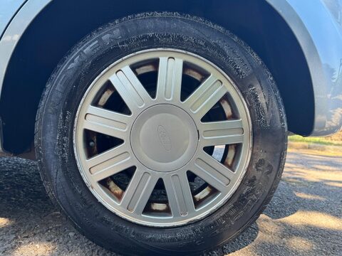 Ford Fiesta GHIA 16V 11