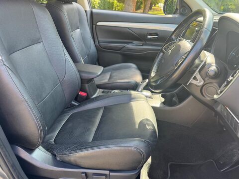 Mitsubishi Outlander PHEV GX 4H 21