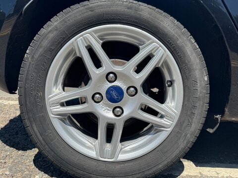 Ford Fiesta ZETEC 9