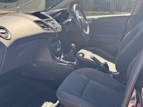 Ford Fiesta ZETEC 13