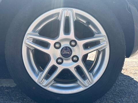 Ford Fiesta ZETEC 12