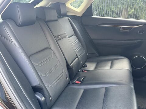 Lexus NX 300H PREMIER 22