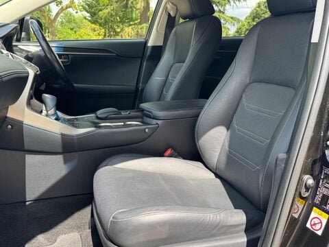 Lexus NX 300H PREMIER 14