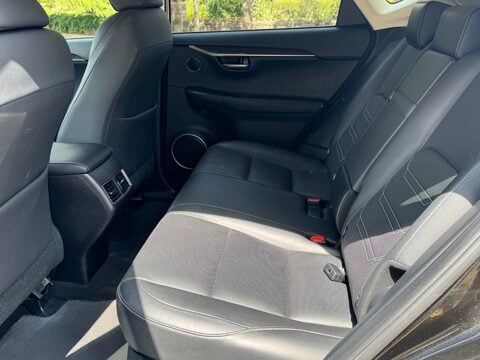 Lexus NX 300H PREMIER 17