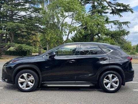 Lexus NX 300H PREMIER 4