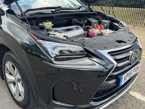 Lexus NX 300H PREMIER 42