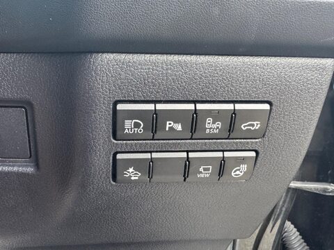 Lexus NX 300H PREMIER 29