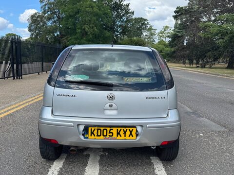 Vauxhall Corsa DESIGN 16V 6