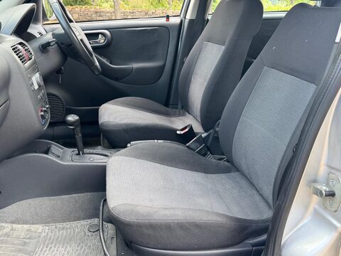 Vauxhall Corsa DESIGN 16V 14