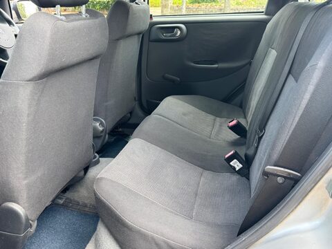 Vauxhall Corsa DESIGN 16V 15