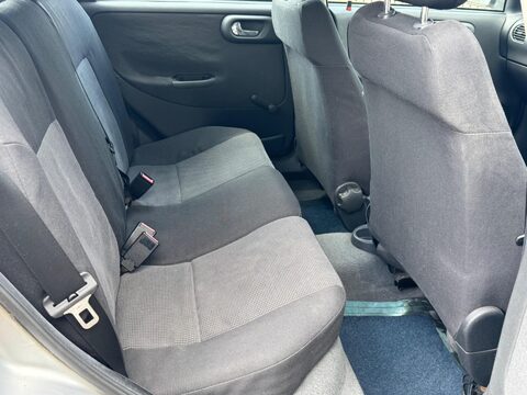 Vauxhall Corsa DESIGN 16V 17