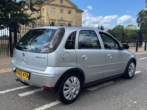 Vauxhall Corsa DESIGN 16V 7