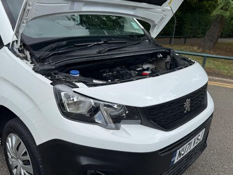 Peugeot Partner BLUEHDI PROFESSIONAL PREMIUM L1 24