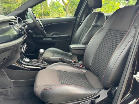 Alfa Romeo Giulietta JTDM-2 VELOCE 14