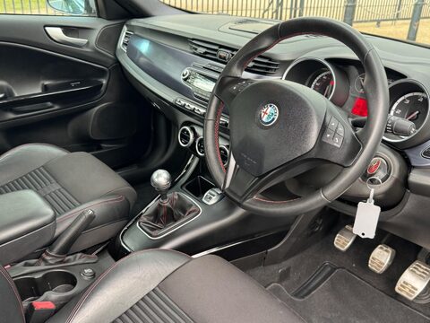 Alfa Romeo Giulietta JTDM-2 VELOCE 20