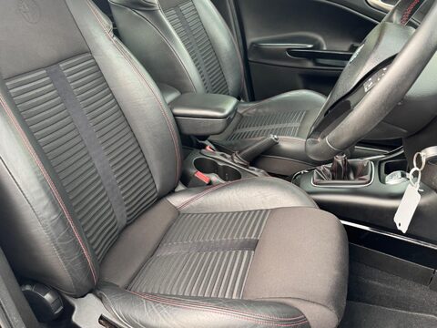 Alfa Romeo Giulietta JTDM-2 VELOCE 21