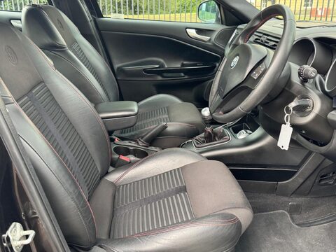 Alfa Romeo Giulietta JTDM-2 VELOCE 19