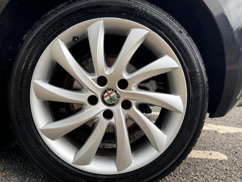 Alfa Romeo Giulietta JTDM-2 VELOCE 11