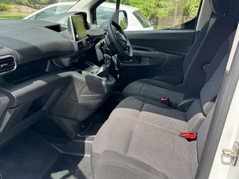 Peugeot Partner BLUEHDI PROFESSIONAL L2 11