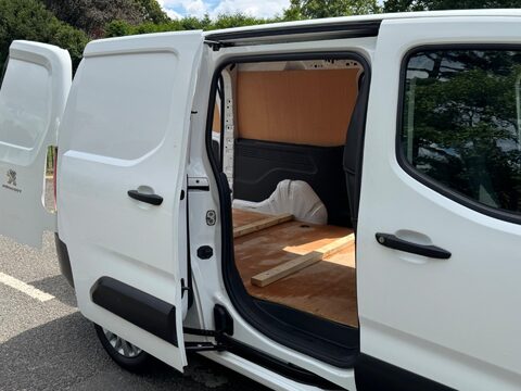 Peugeot Partner BLUEHDI PROFESSIONAL L2 14
