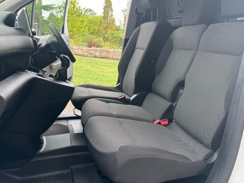 Peugeot Partner BLUEHDI PROFESSIONAL L1 14