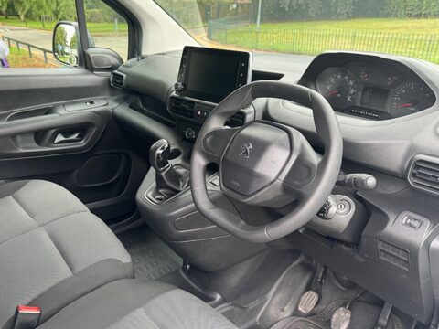 Peugeot Partner BLUEHDI PROFESSIONAL L1 19