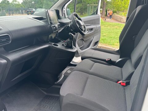 Peugeot Partner BLUEHDI PROFESSIONAL L1 13