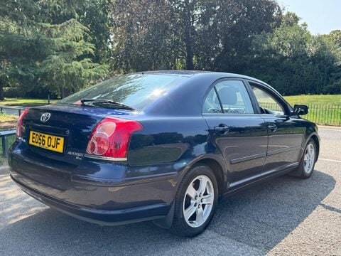 Toyota Avensis T3-X VVT-I 8