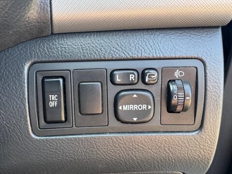 Toyota Avensis T3-X VVT-I 28