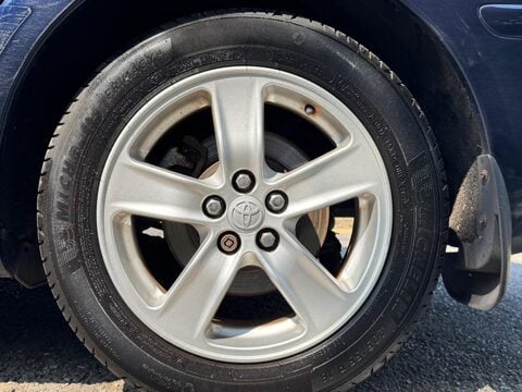 Toyota Avensis T3-X VVT-I 11