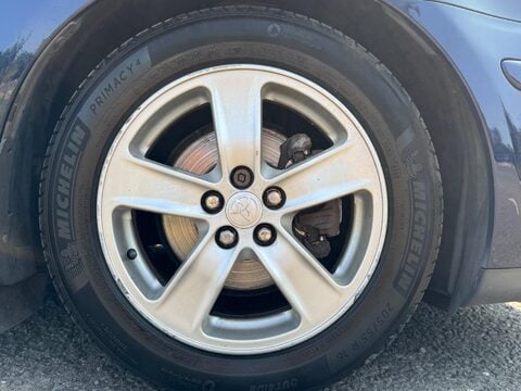 Toyota Avensis T3-X VVT-I 9