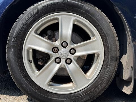 Toyota Avensis T3-X VVT-I 12