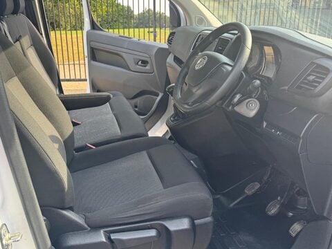 Vauxhall Vivaro L2H1 F2900 PRO S/S 19