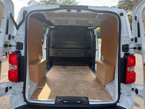 Vauxhall Vivaro L2H1 F2900 PRO S/S 14