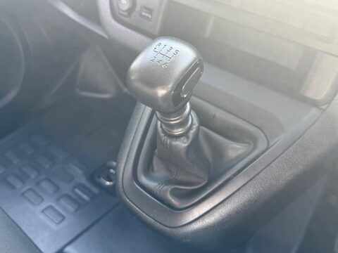 Vauxhall Vivaro L2H1 F2900 PRO S/S 26