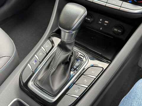 Hyundai IONIQ PREMIUM SE MHEV 30