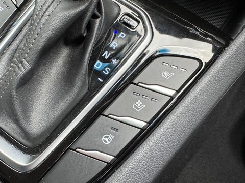 Hyundai IONIQ PREMIUM SE MHEV 31