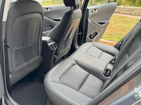Hyundai IONIQ PREMIUM SE MHEV 13