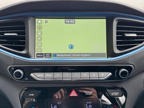 Hyundai IONIQ PREMIUM SE MHEV 28