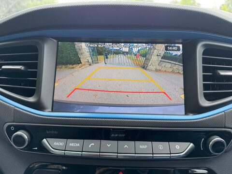 Hyundai IONIQ PREMIUM SE MHEV 32